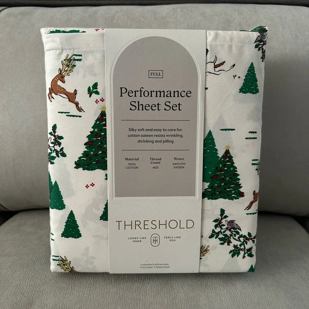 NWT Threshold - 400 Thread Count Christmas Holiday Performance Sheet Set